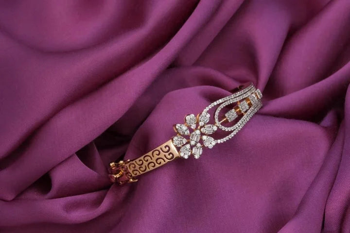 Luxurious Swarovski kada