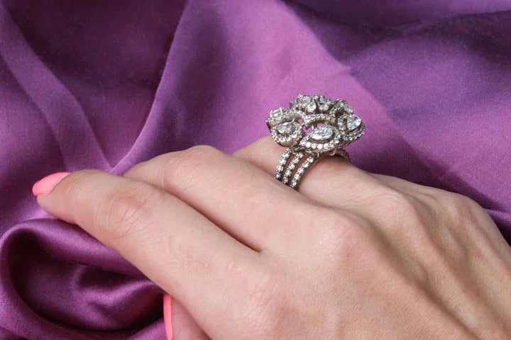 Grand Swarovski Cocktail Ring